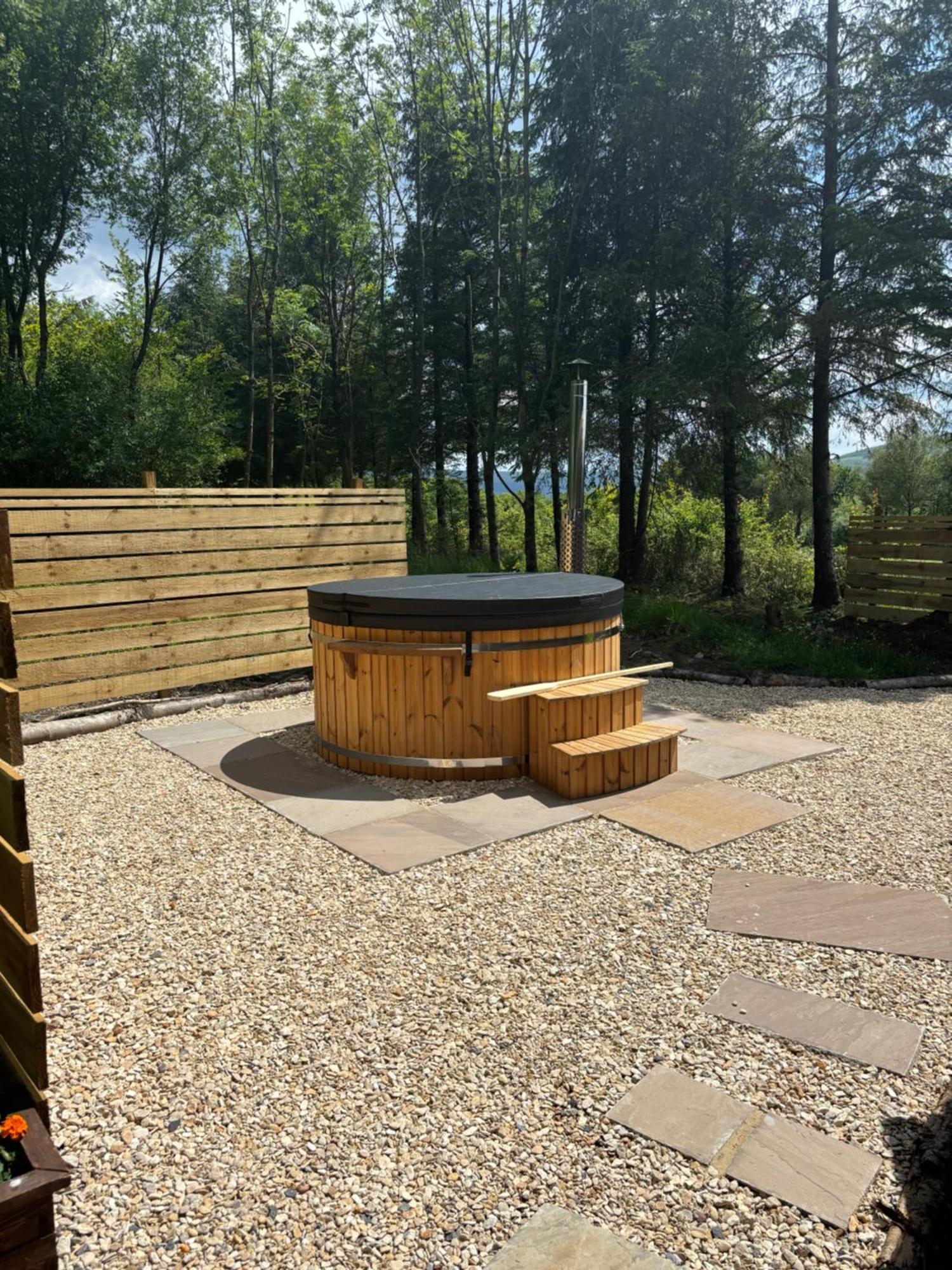Celtic Minor Pods Villa Ystalyfera Exteriör bild