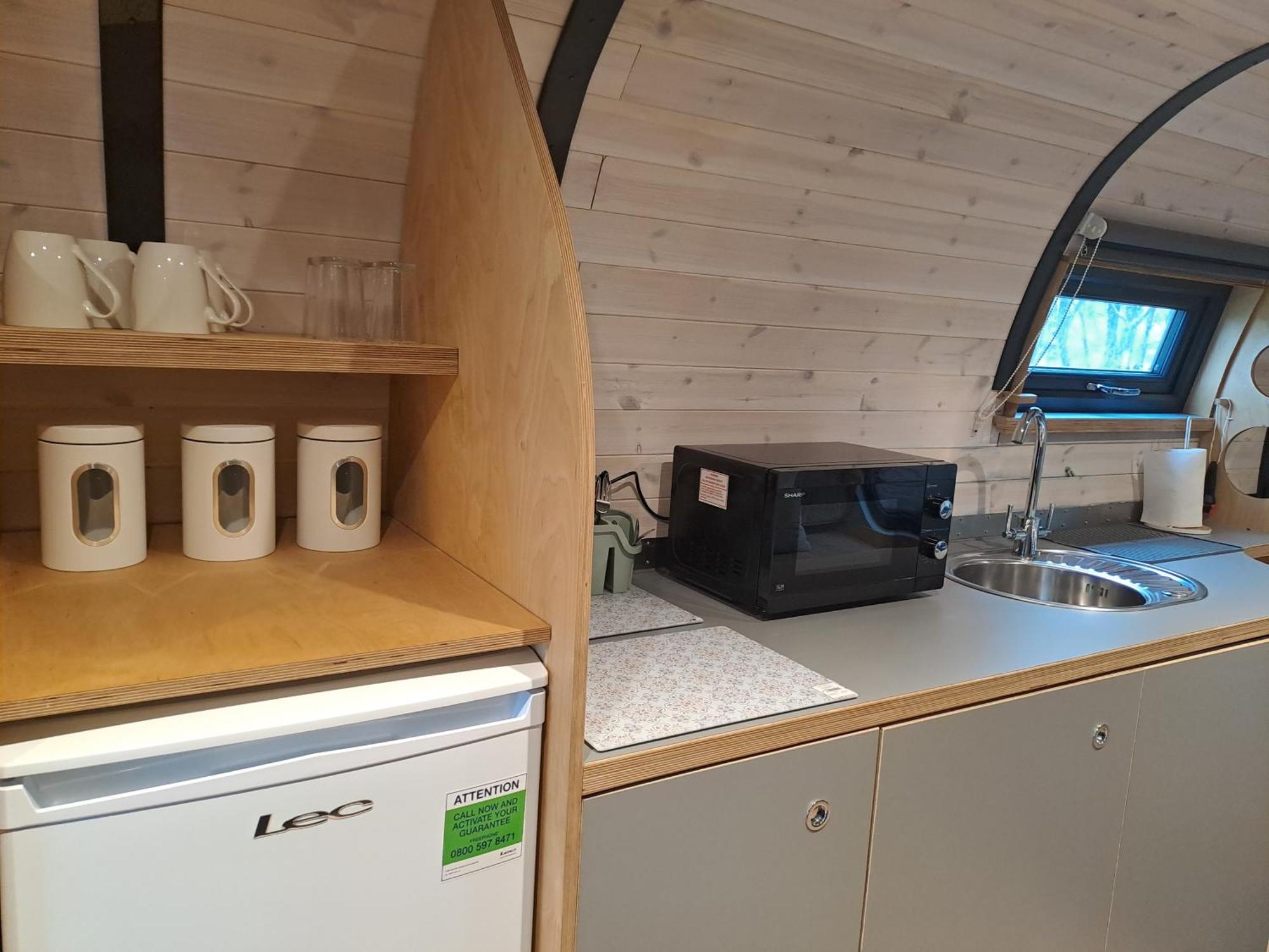 Celtic Minor Pods Villa Ystalyfera Exteriör bild